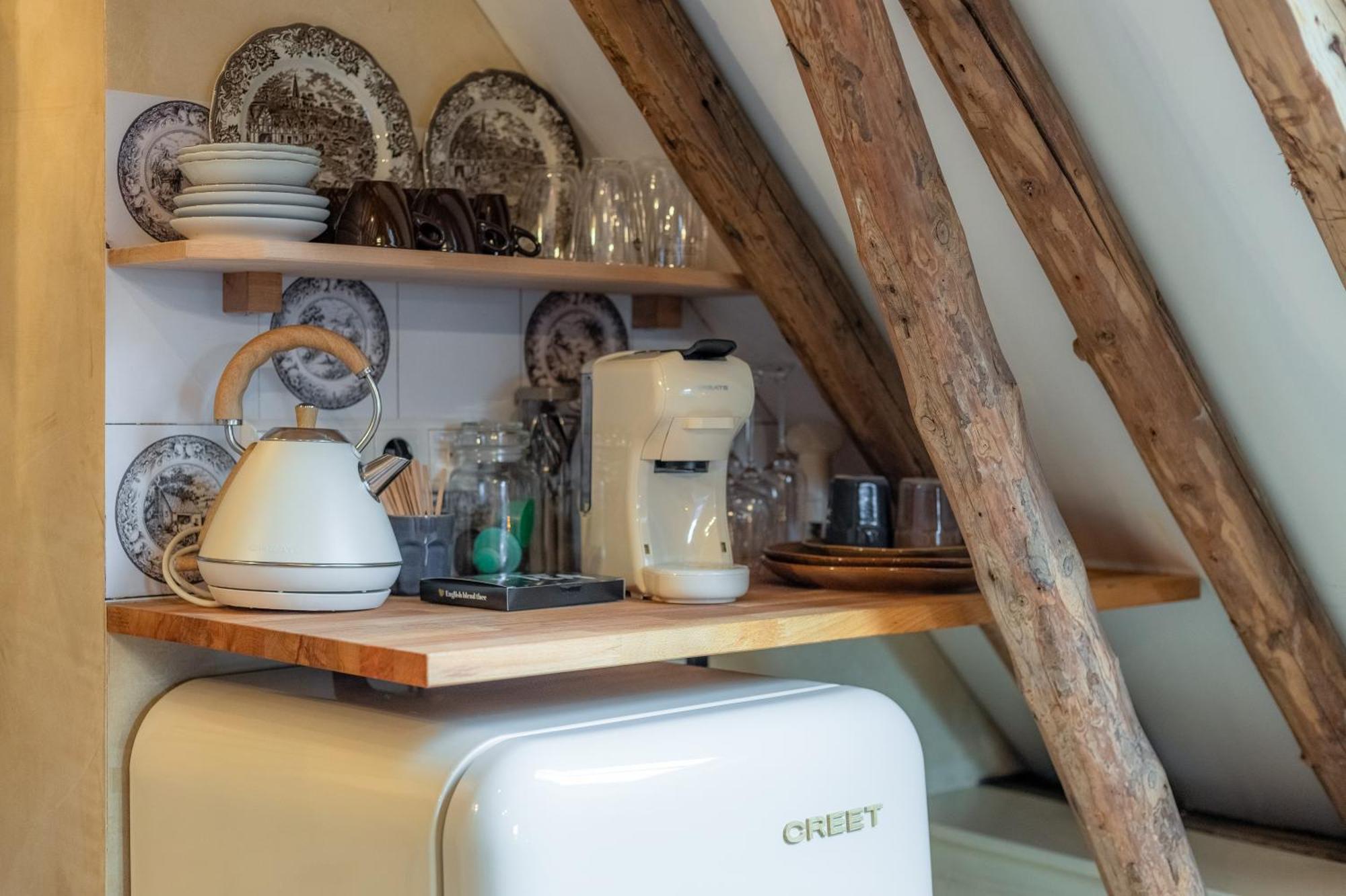 Unieke Bed En Breakfast Met Historisch Verhaal In Ferwert Ferwerd Extérieur photo
